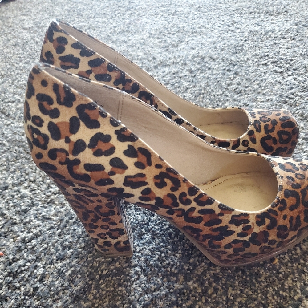 Leporad high heels woman's size 9